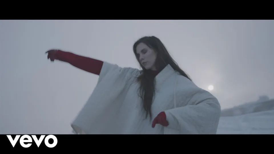 Skott: Glitter & Gloss, official video
